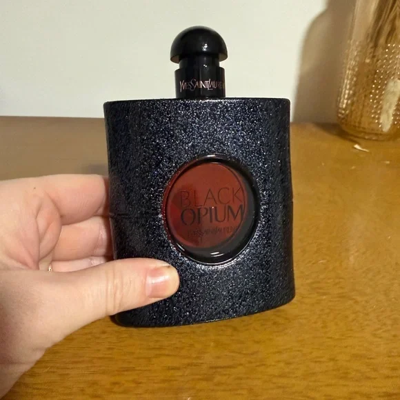 Yves Saint Laurent Black Opium - Picture 1 of 3